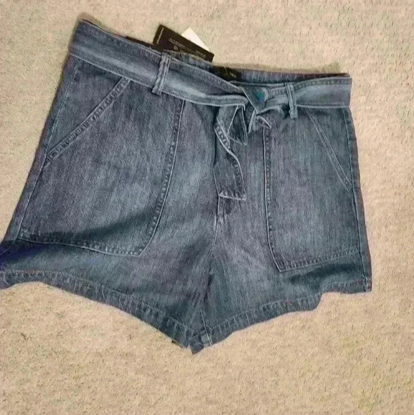 Banana republic tie belt shorts - Picture 2 of 2